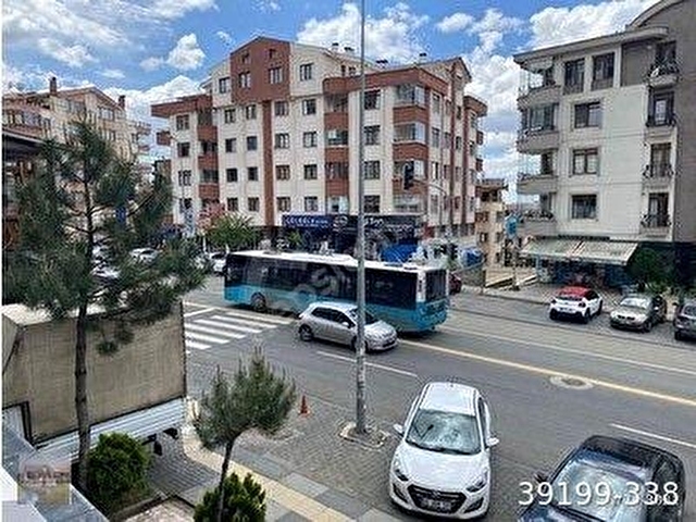 HİTİT GAYRİMENKULDEN DİKMEN CADDE ÜZERİ ASANSÖRLÜ BİNA 1.KAT BAKIMLI ÖN CEPHE GENİŞ 4+1 EBEVEYN BAN - Görsel 13