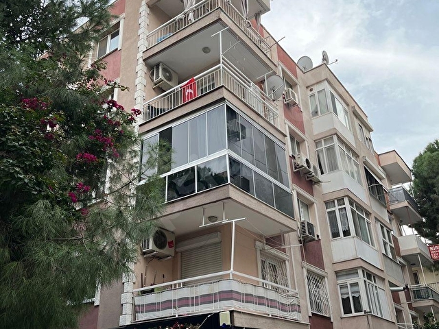 Bornova büyük park ile M.Kemal caddesi aradında bakımlı 3+1 - Görsel 8