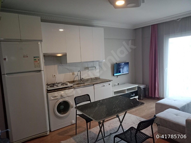 site içerisinde full eşyalı  arakat 1+1 daire