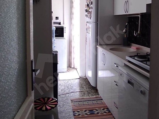 İZMİR/KARŞIYAKA/DONANMACI MAHALLESİNDE SATILIK 3+1 ARAKAT DAİRE