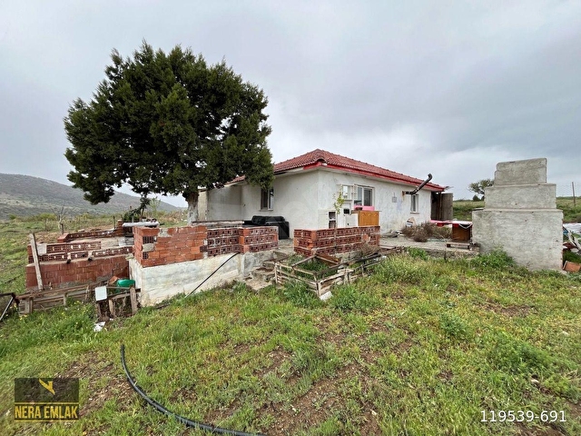 ÇARDAKDA TEK TAPU BAHÇELİ MÜSTAKİL EV VE ARSASI 5.648m2 - Görsel 3