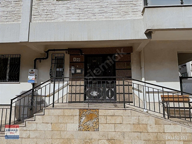 REMAX PİNDEN SENA SİTESİNDE KİRALIK 3+1 ARAKAT DOĞALGAZ OTOPARK - Görsel 4