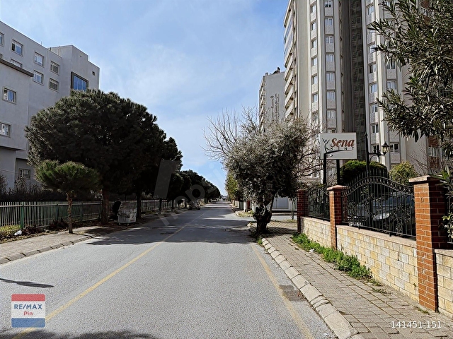 REMAX PİNDEN SENA SİTESİNDE KİRALIK 3+1 ARAKAT DOĞALGAZ OTOPARK - Görsel 2