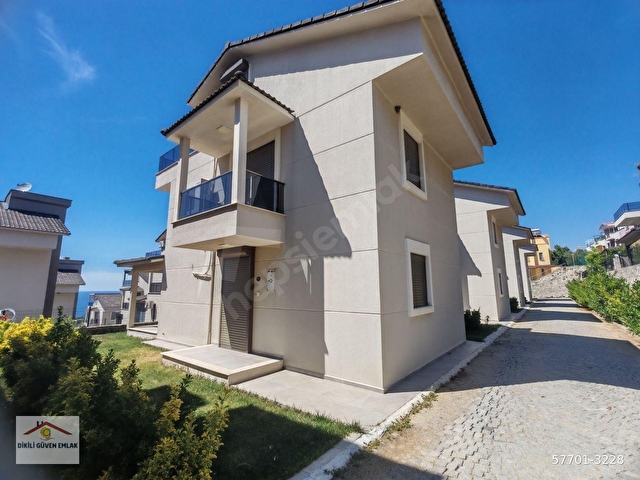 Muhteşem Doğa ve Deniz Manzaralı 3+1 Lüks Tripleks Villa - Görsel 3