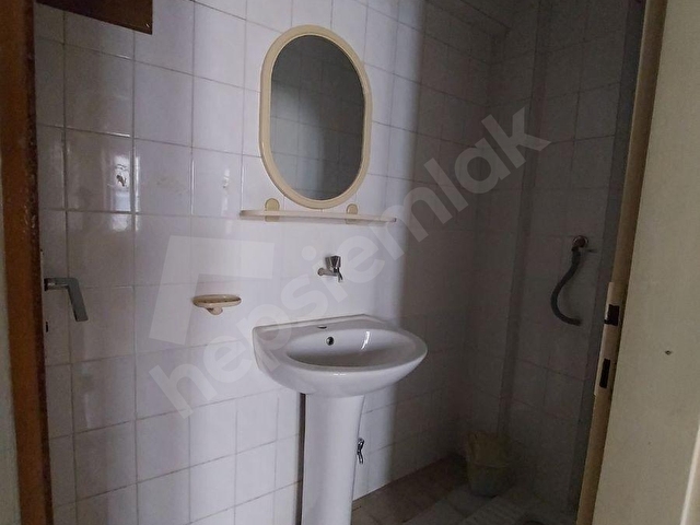 BALGAT MERKEZDE 2 DAİRENİN BİRLEŞİMİ 4 ODA 2 SALON 180 m2 KATTA BAKIMLI OFİS - Görsel 20
