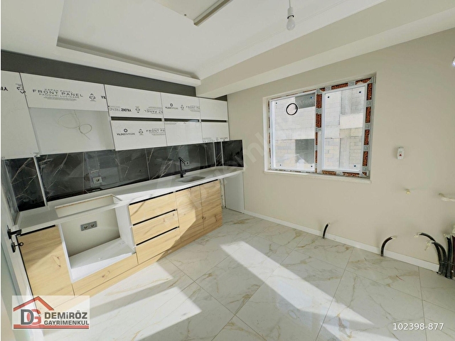 DEMİRÖZDEN F.ÇAKMAKTA FERAH KULLANIMLI ARAKAT GENİŞ BALKONLU 2+1 DAİRE - Görsel 9