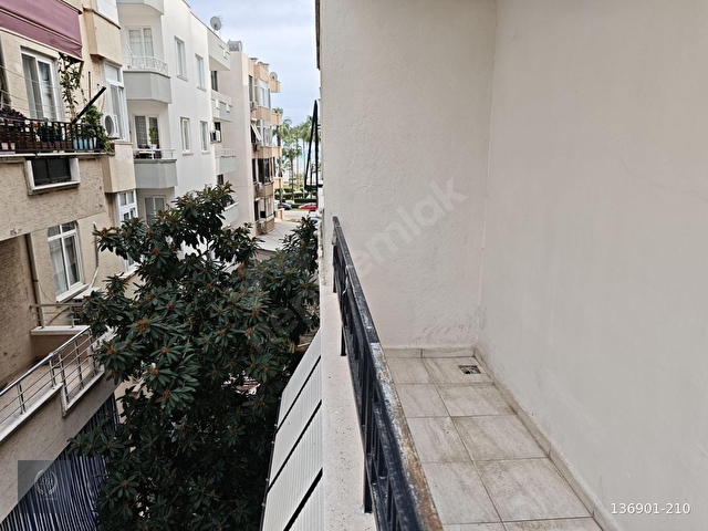 PALMİYE MAH. DE DENİZ KENARINDA GENİŞ 4+1 EŞYALI DUBLEKS DAİRE - Görsel 15
