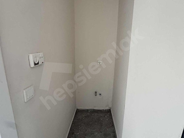 Çarşıya yakın konumda 1+1 kiralık daire !! - Görsel 8