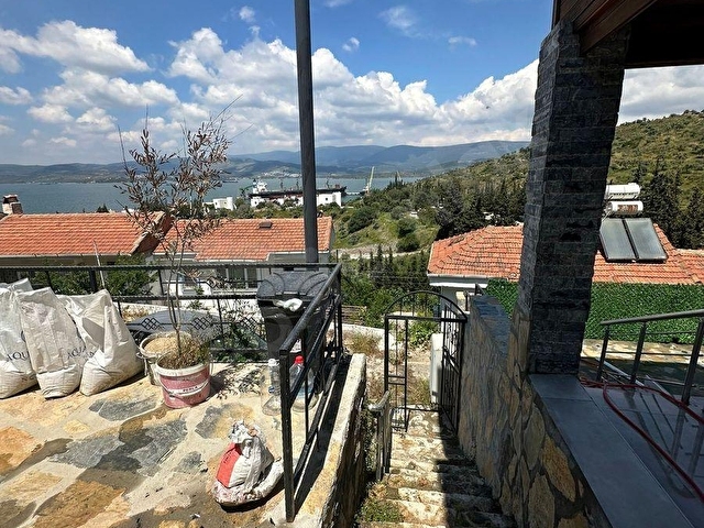 DENİZ MANZARALI GENİŞ BAHÇE KULLANIMLI MÜSTAKİL EV - Görsel 5
