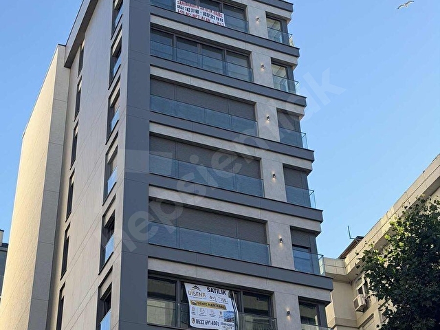KISMİ DENİZ MANZARALI CADDE ÜZERİ KATTA TEK DAİRE 4+1 150 NET - Görsel 2