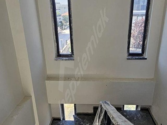 REMAX MAVİ YAZLIKTA 4+1 GENİŞ BAHÇELİ VE TERASLI SATILIK VİLLA - Görsel 23