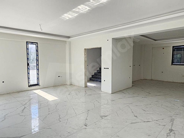 REMAX MAVİ YAZLIKTA 4+1 GENİŞ BAHÇELİ VE TERASLI SATILIK VİLLA - Görsel 7