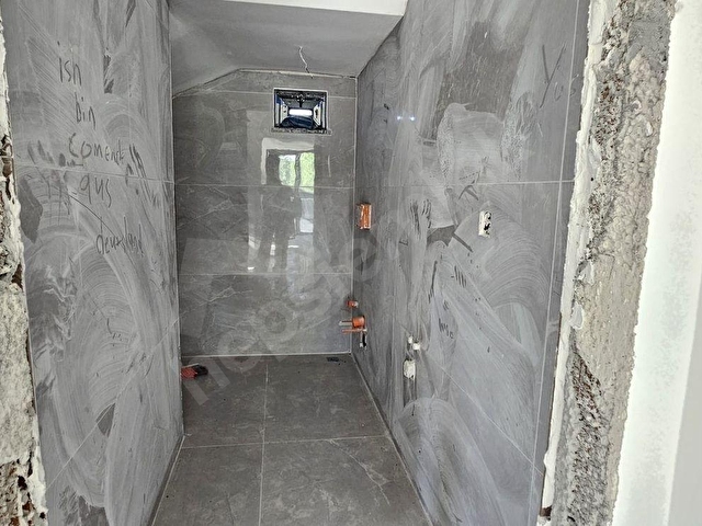 REMAX MAVİ YAZLIKTA 4+1 GENİŞ BAHÇELİ VE TERASLI SATILIK VİLLA - Görsel 10