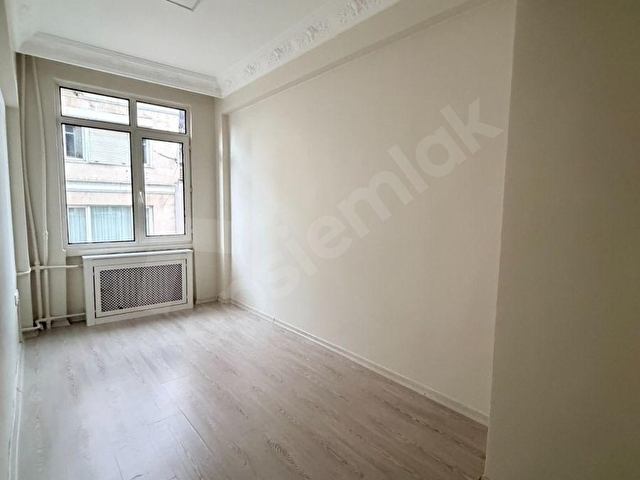 ELİZDEN VALİKONAĞI CAD.ÜZERİ KÖŞE KONUM GENİŞ CEPHELİ AYDINLIK DAİRE - Görsel 21