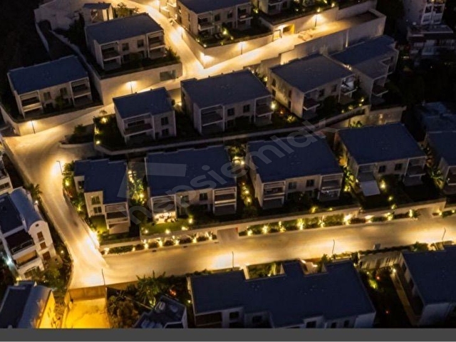 TURGUTREİS’TE ELİT SİTE İÇİ DENİZ MANZARALI 3+1 BAHÇE KATI
