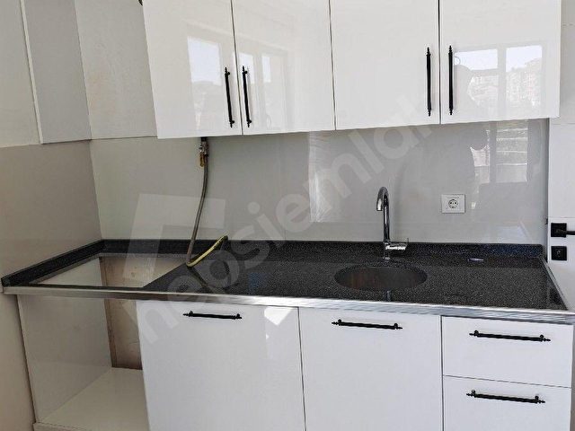 Adliye yanı manzaralı 2+1 eşyalı ev - Görsel 6