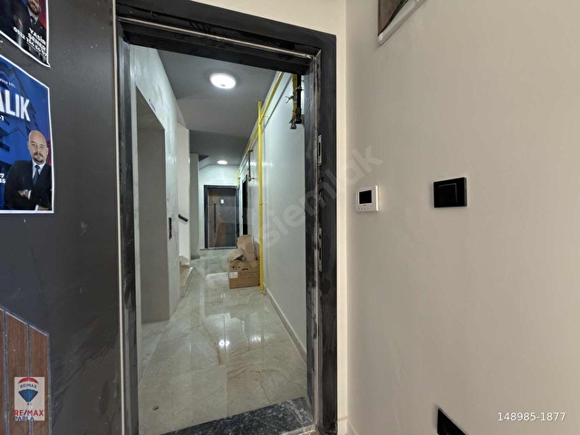 GENİŞ, KULLANIŞLI,MANZARALI VE SIFIR KİRALIK 1+1 / REMAX GÖKHAN - Görsel 27