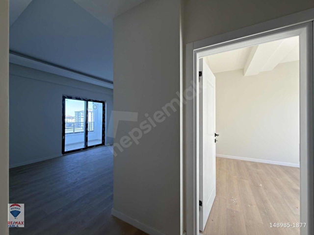 GENİŞ, KULLANIŞLI,MANZARALI VE SIFIR KİRALIK 1+1 / REMAX GÖKHAN - Görsel 4