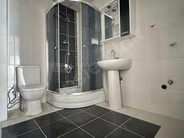 RBADAN BÜYÜKDERE MH. MİLLET CD MÜKEMMEL KONUMDA 2+1 DAİRE - Görsel 18