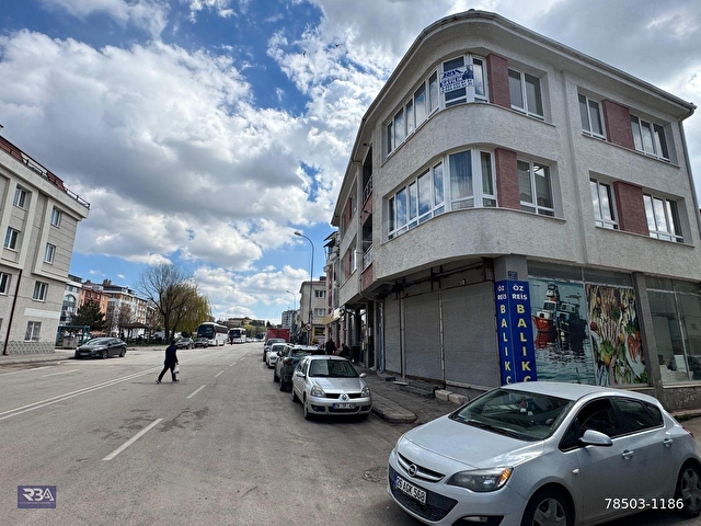 RBADAN BÜYÜKDERE MH. MİLLET CD MÜKEMMEL KONUMDA 2+1 DAİRE - Görsel 24