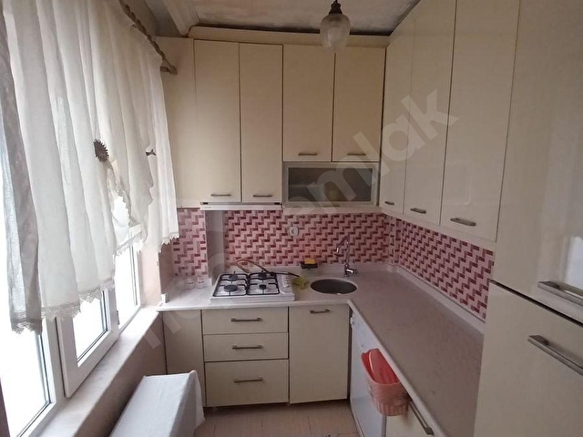 FATİH CADDESİNDE FULL EŞYALI KİRALIK 3+1 110M2 - Görsel 4