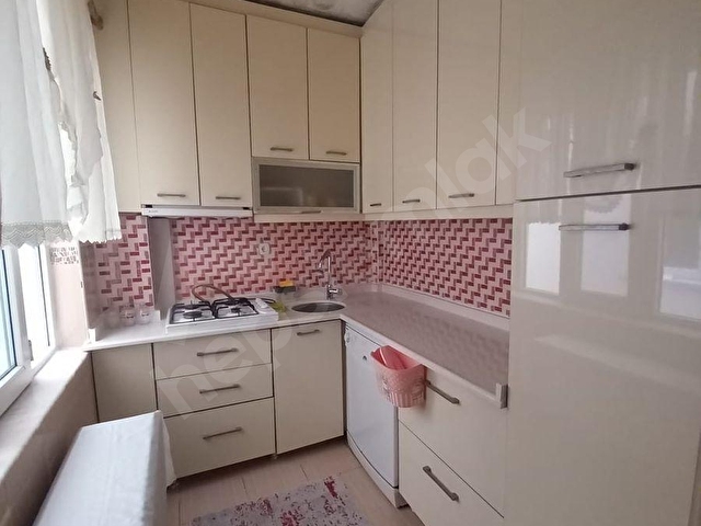 FATİH CADDESİNDE FULL EŞYALI KİRALIK 3+1 110M2 - Görsel 8