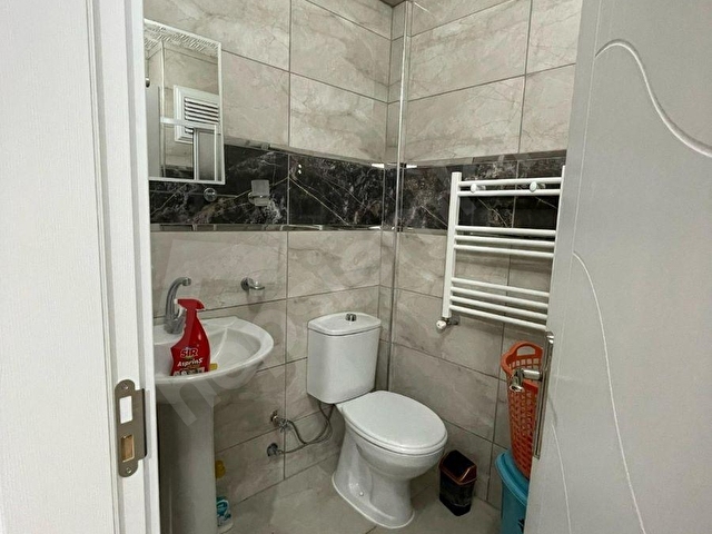 ALBAYRAKTAN BELEDİYE ALTINDA MUTFAK AYRI SATILIK  1+1 DAİRE - Görsel 17