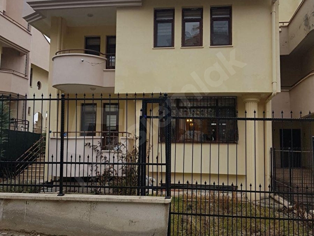 BEYTEPEDE KİRALIK LÜKS YAPILI 7+2 VİLLA