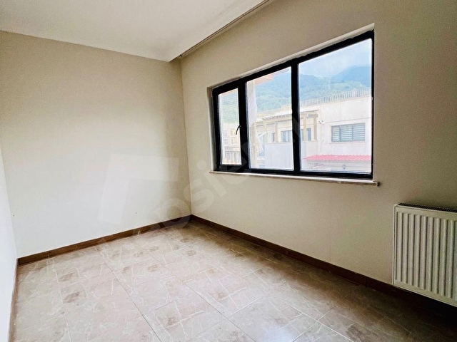YİĞİT EMLAKTAN SATILIK 2.5+1 BAKMLI BOŞ VE KULLANIMA HAZIR DAİRE - Görsel 4