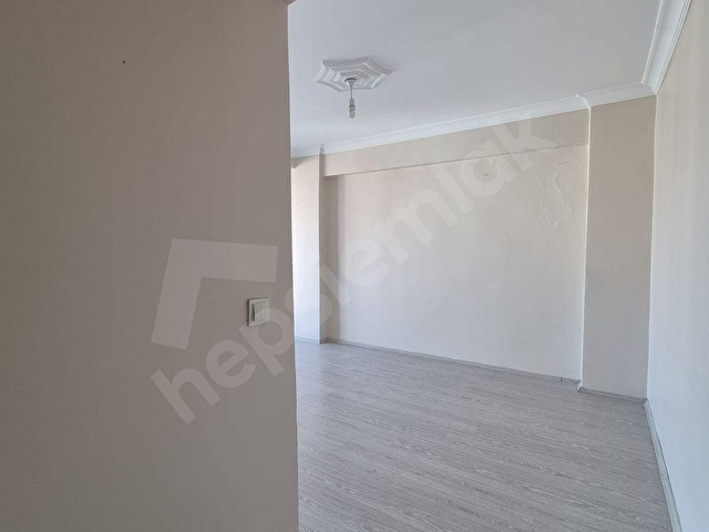 REŞADİYE MAH. CUMHURİYET PARKI ÜZERİNDE ASANSÖRLÜ 3+1 DAİRE - Görsel 4