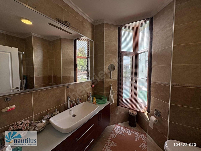 Esenkent Efes Evler Satılık Köşe Tadilatlı Villa - Görsel 21