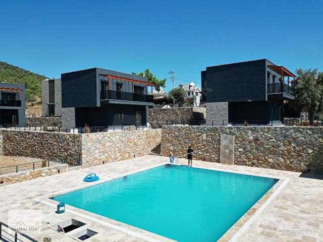 Milas Kıyıkışlacıkta Kiralık 3+1 Villa Denize 150 Metre