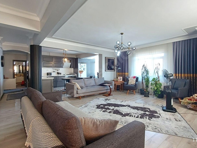 DERİNCE MERKEZİ KONUM SATILIK GENİŞ 5+2 ASANSÖRLÜ DAİRE