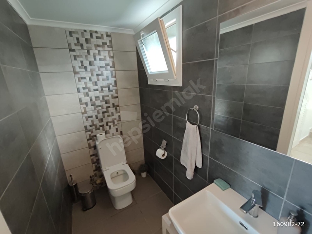 KKTCDE MAĞUSA YENİBOĞAZİÇİNDE DÜBLEKS BÜYÜK ARSALI 3+1 EŞYALI SATILIK VİLLA - Görsel 13