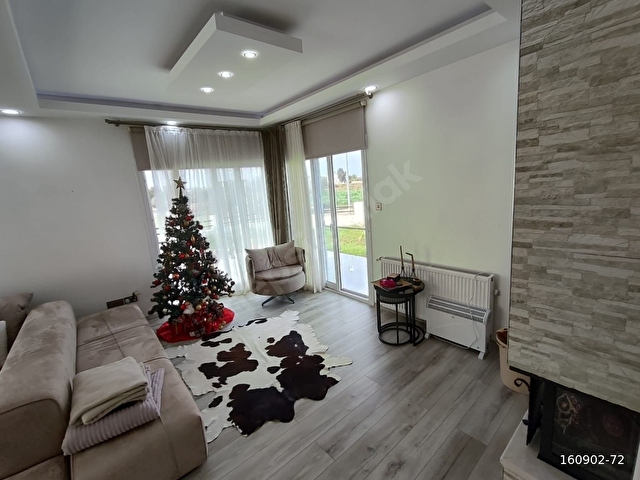 KKTCDE MAĞUSA YENİBOĞAZİÇİNDE DÜBLEKS BÜYÜK ARSALI 3+1 EŞYALI SATILIK VİLLA - Görsel 2