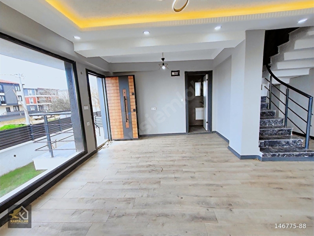 YENİÇİFTLİKDE ŞİRİN YAZLIK VİLLA #KARTALLARDAN# - Görsel 21