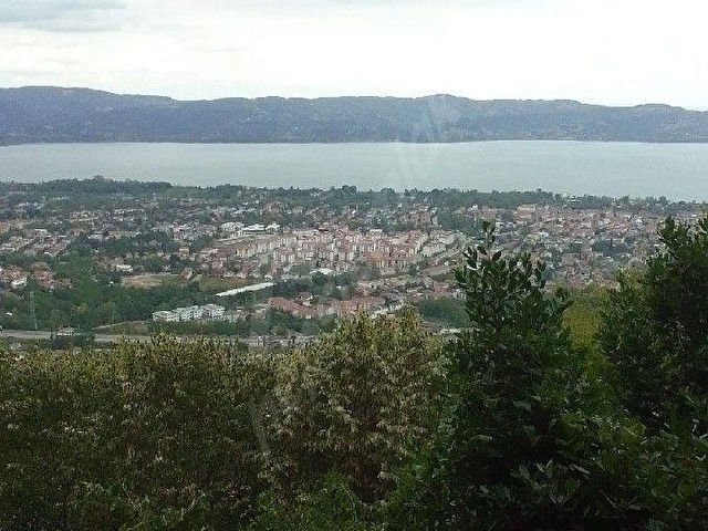 Göl manzaralı satılık tarla...SA