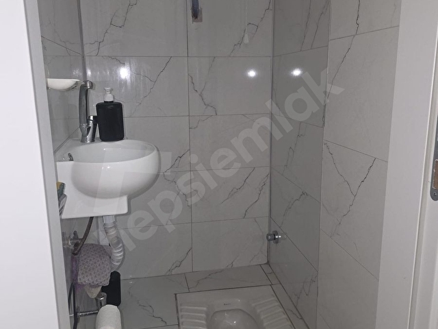 İZMİR BORNOVA YEŞİLOVADA MERKEZDE İÇİ LÜX YAPILI 2+1 110 M2 - Görsel 10