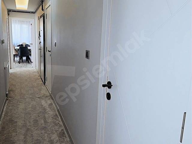 İZMİR BORNOVA YEŞİLOVADA MERKEZDE İÇİ LÜX YAPILI 2+1 110 M2 - Görsel 5