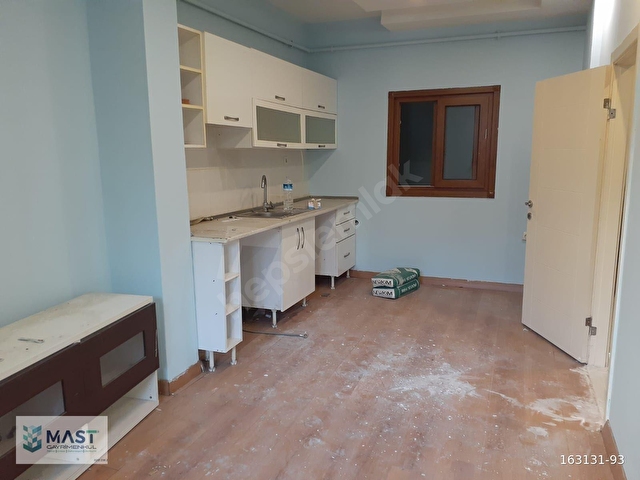 FUZUL-EMİNEVİME UYGUN İSKANLI GİRİŞ KAT OTOPARKLI 2+1 DAİRE