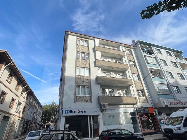 Mavral sokakta 3+1 cadde cephesi - Görsel 3