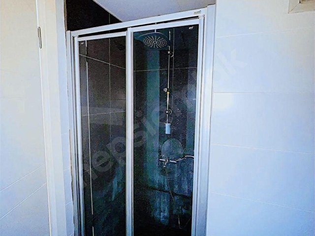 LOCA SATIŞ OFİSİNDEN METROYA YÜRÜME KİRALIK 1+1 BOŞ DAİRE - Görsel 11