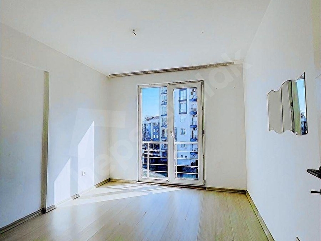 LOCA SATIŞ OFİSİNDEN METROYA YÜRÜME KİRALIK 1+1 BOŞ DAİRE - Görsel 8