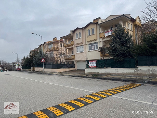 ÇANKAYA  DODURGADA GÜVENGİR SİTESİ VİLLARINDA 5+1 BAKIMLI  KARAKUŞTAN - Görsel 5