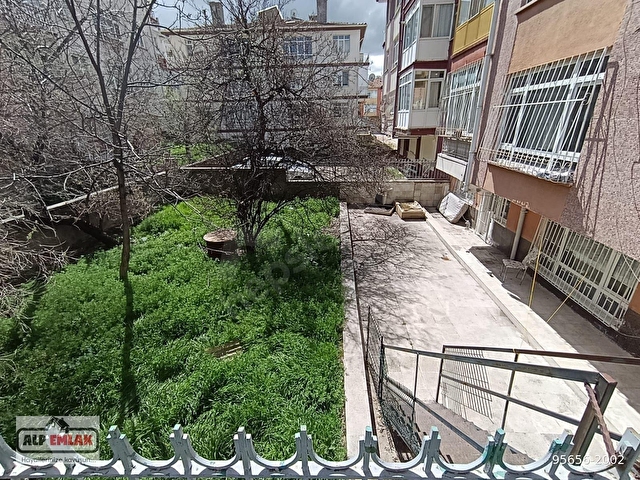 ÇİÇEKLİDE YUNUSEMRE CADDE YAKINI 2+1 25.000 KİRACILI