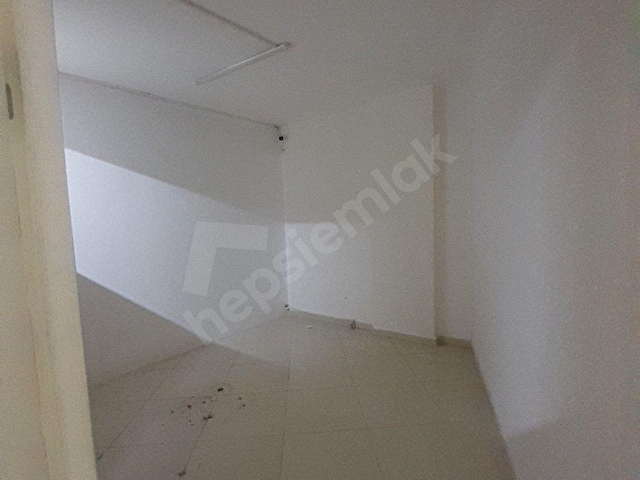 RNKdan DAYI İŞ MERKEZİNE YAKIN 3 KATLI 630M2 DÜKKAN - Görsel 17