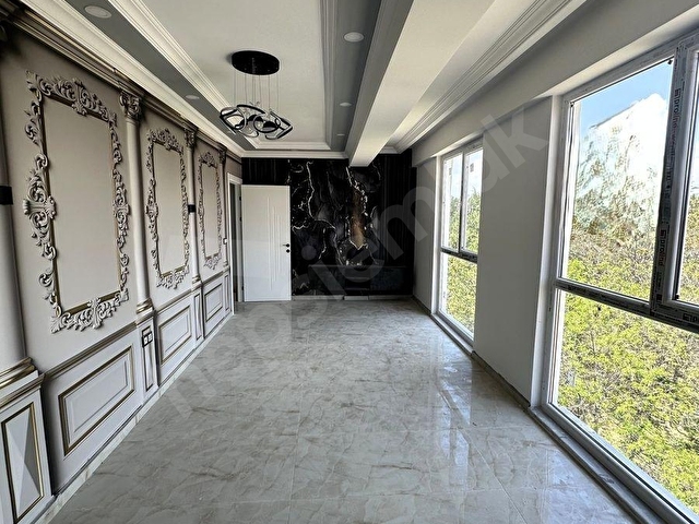 ESTORIADAN SÜTLÜCE ULUZAFER CADDESİNDE GENİŞ İSKANLI 3+1 DAİRE - Görsel 2