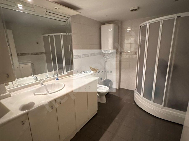 Bebek Merkezde 190m2 Kullanımlı Keyifli Asansörlü Kiralık - Görsel 12
