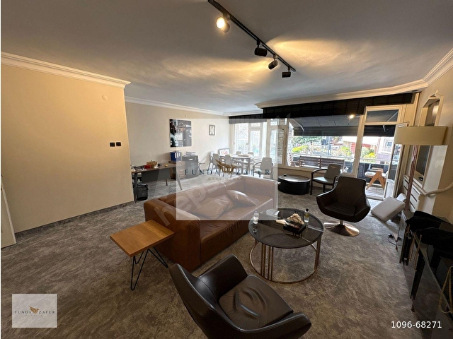 Bebek Merkezde 190m2 Kullanımlı Keyifli Asansörlü Kiralık - Görsel 15