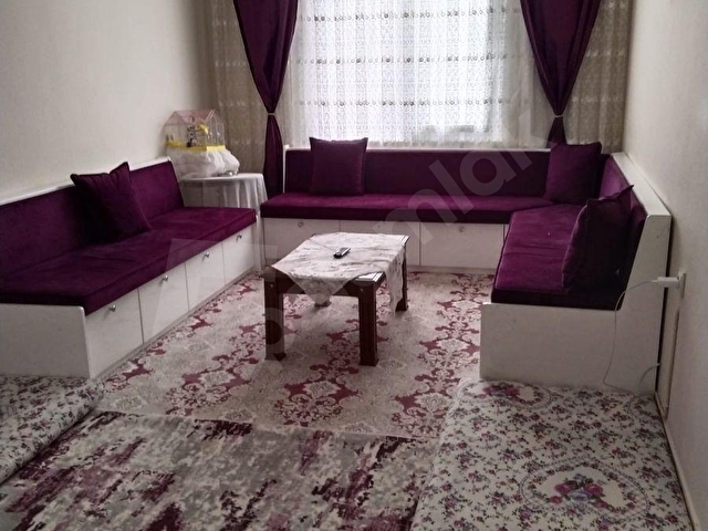 BURDUR MERKEZ EMEK MAH. DÜKKANA BAĞLI 2+1 EŞYALI YARI KOT YER